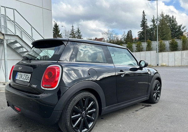 MINI ONE cena 38500 przebieg: 215739, rok produkcji 2017 z Góra małe 631